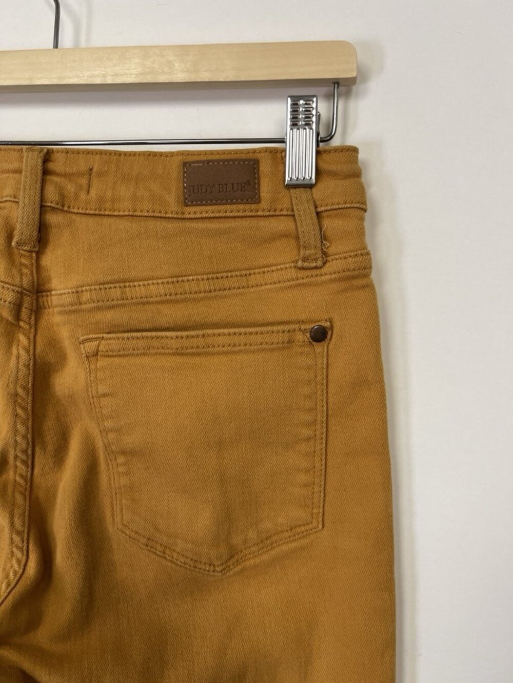 Judy Blue High Rise Cropped Jeans Size 28 Gold Yellow Button Fly - Picture 8 of 8